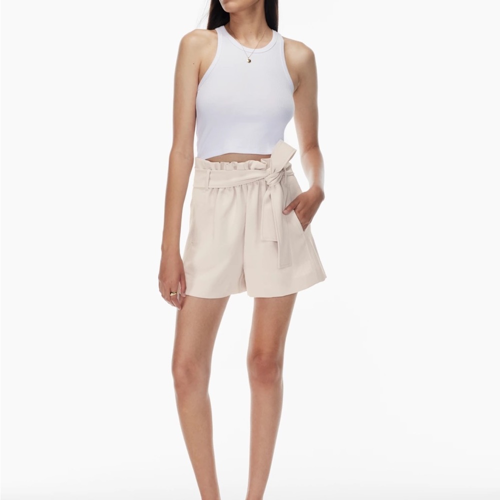 Wilfred Paperbag Short Aritzia Ecru/Cream Size 4